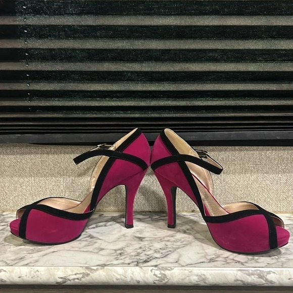 Qupid Trench 49 Women’s Berry Velvet Velour Open Toe Ankle Strap Heels 8.5 NIB - Picture 5 of 9